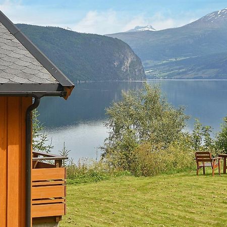 Three-Bedroom Holiday Home In Utvik 1 Reed Ruang foto
